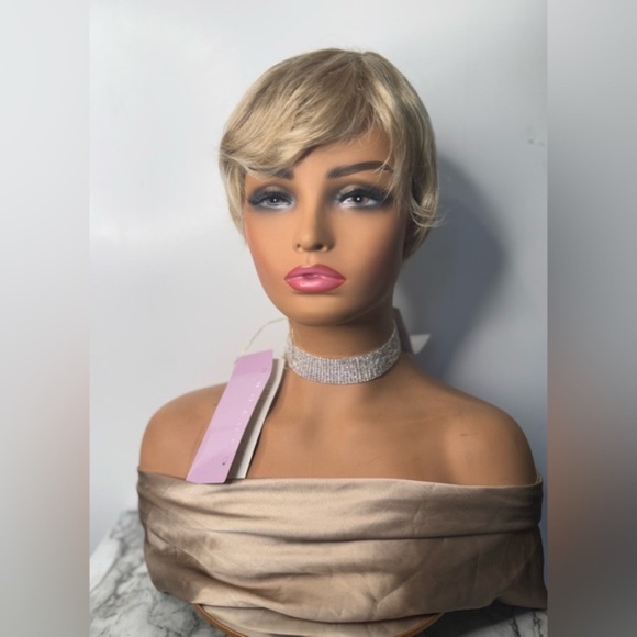 Other - COUTURE BY PAULA YOUNG Light Ash pixie Short Blonde Women's Wig